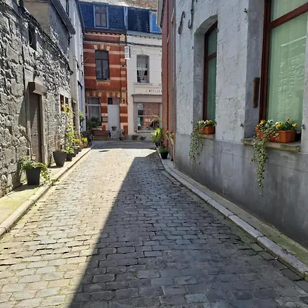 Bright Apartment In The Heart Of Chimay, 40 M² With View Appartement *