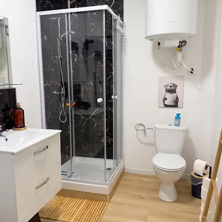 Апартаменты Bright In The Heart Of Chimay, 40 M² With View *