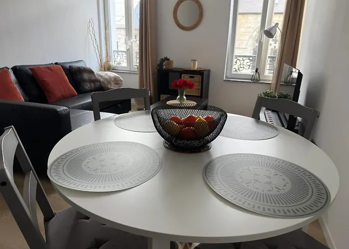 Apartamento Bright Apartment In The Heart Of Chimay, 40 M² With View *